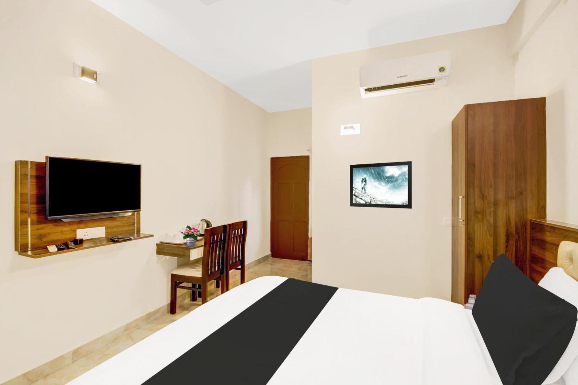 Super Collection O Virajpet City Centre Formerly The Fort Mercara Exterior photo
