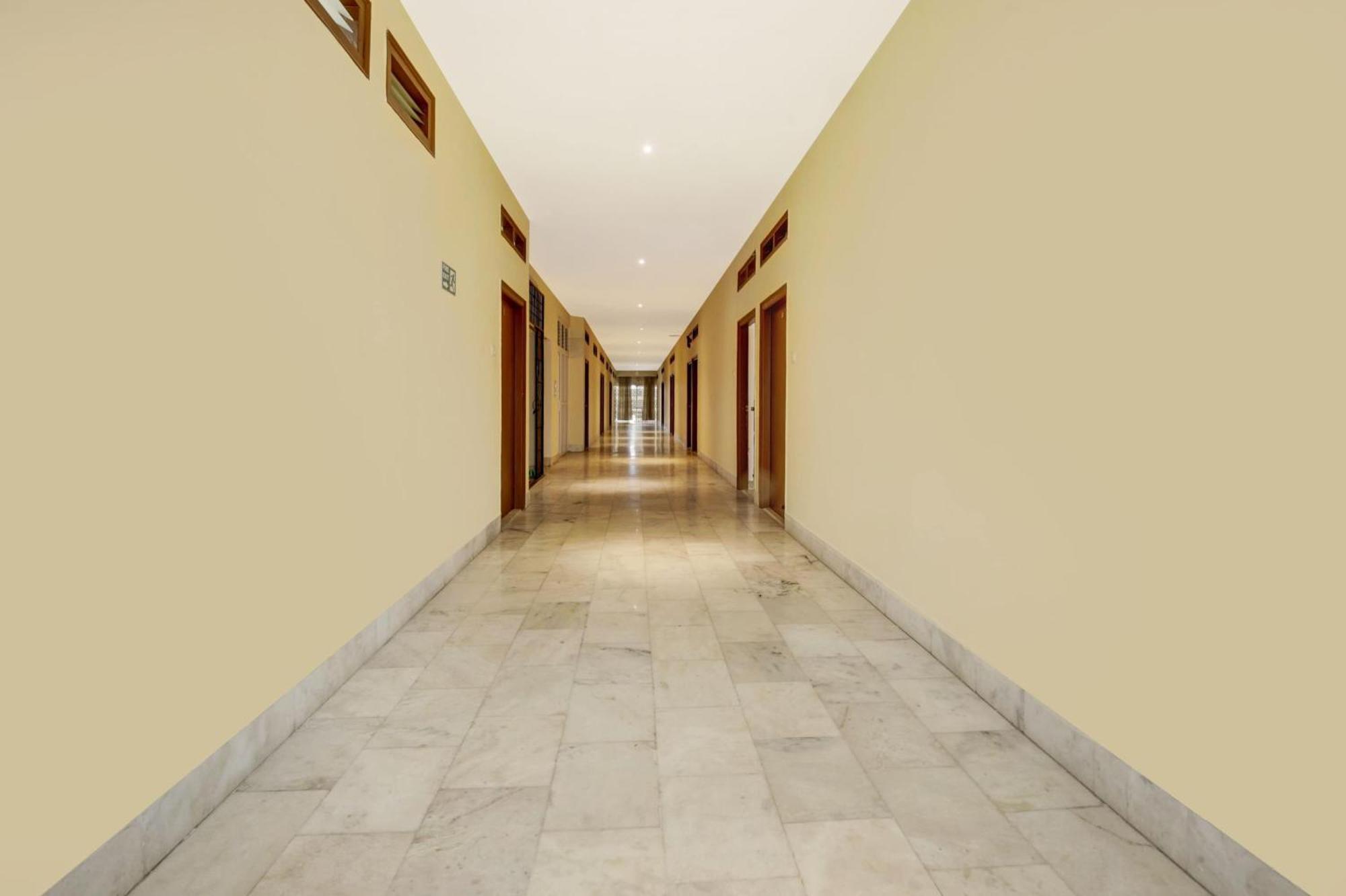 Super Collection O Virajpet City Centre Formerly The Fort Mercara Exterior photo